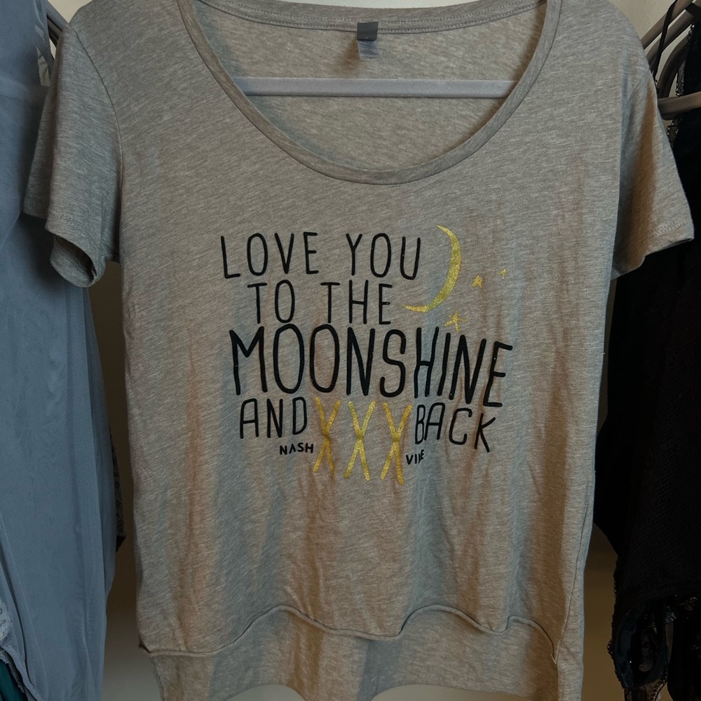 Nashville Scoop Neck Small Tshirt